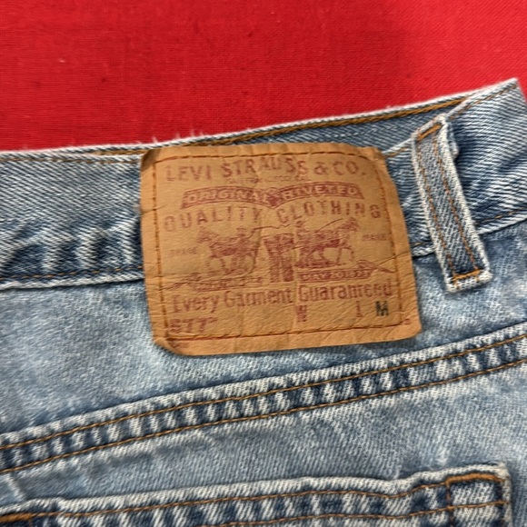 Levi's Blue Jean Shorts with Distressed Frayed Hem - Picture 3 of 4